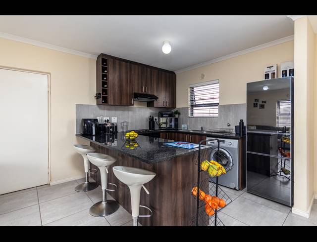 3 BEDROOM FREEHOLD FOR SALE IN PARKLANDS